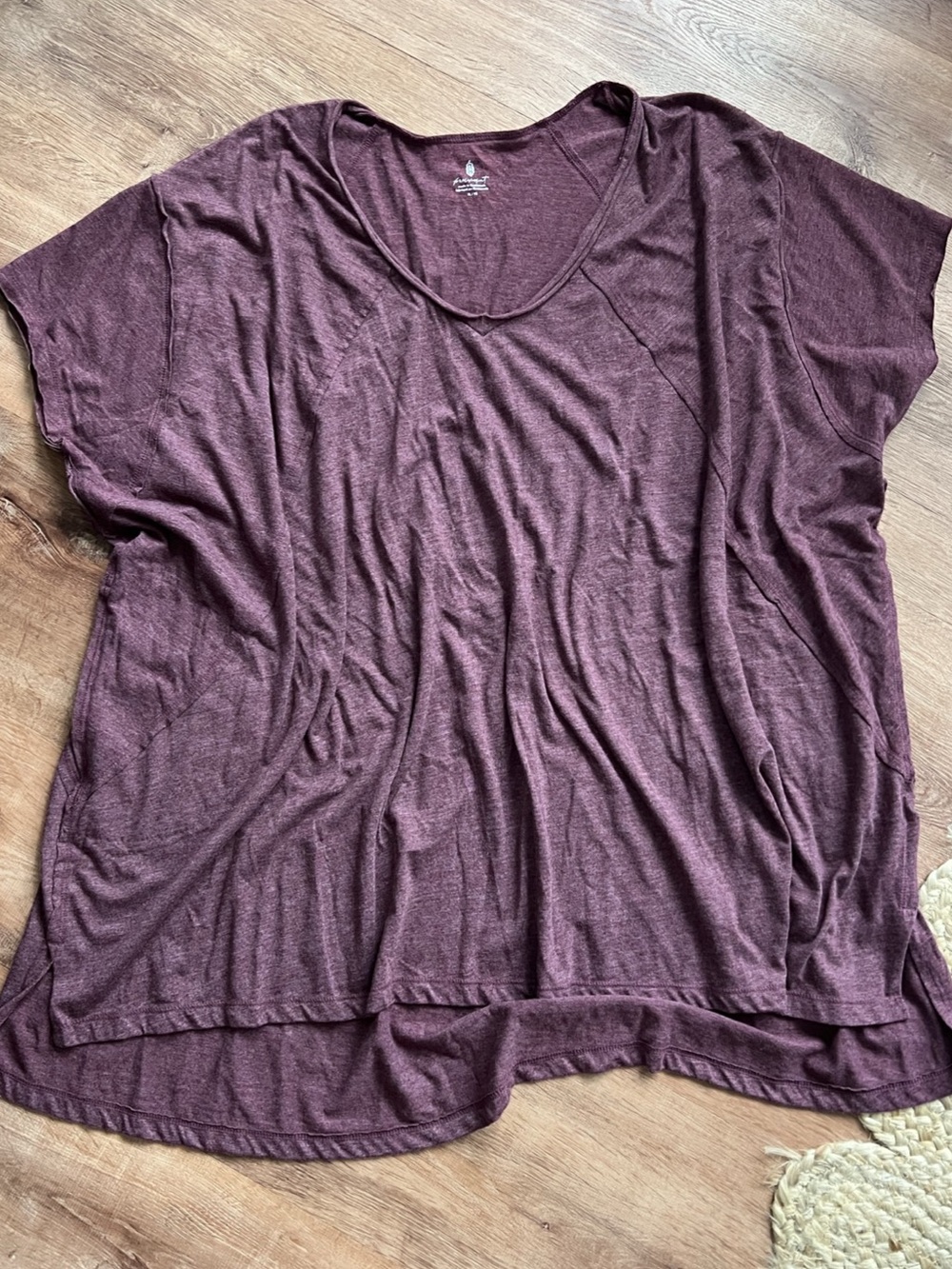Free People FP Movement City Vibes Tee Size XL RT $58 Plum